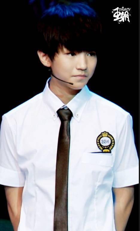 18岁帅哥网红,18岁帅气网红的璀璨人生